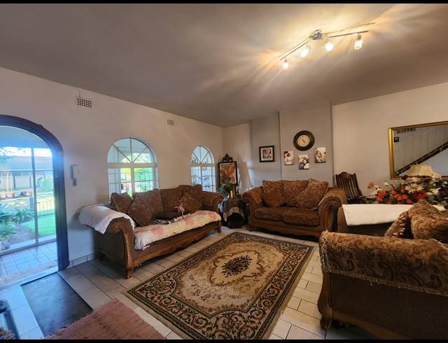 2 BEDROOM TOWNHOUSE FOR SALE IN THREE RIVERS